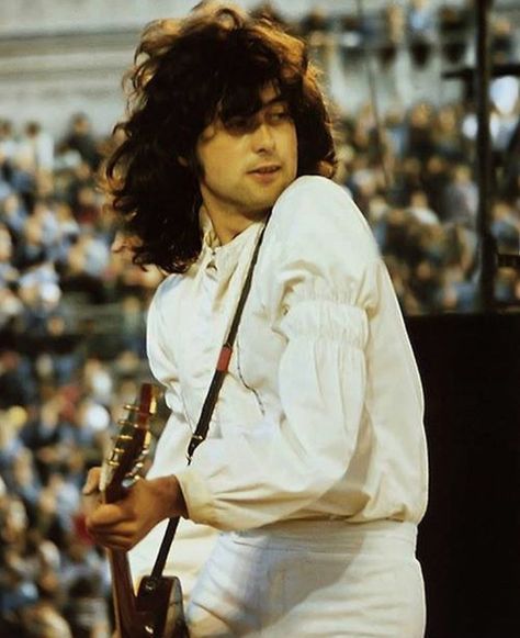 Jimmy Page, June 2, 1973, San Francisco, CA. Led Zeppelin Live, Rock Musicians, Rock History, Robert Plant Led Zeppelin, Albert Pujols, Rock Guitarist, John Paul Jones, Misty Mountain, John Bonham