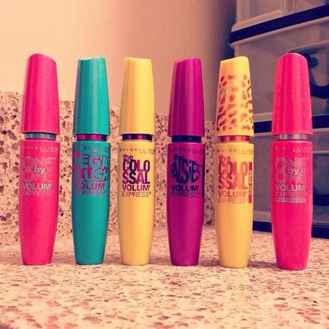 Maybe it's maybelline <3 ( I actually buy the blue one and it works great for me☺) Maybelline Mascara, Eyelash Tinting, Girly Makeup, Eyelashes Mascara, Mascara Tips, Lip Glosses, Makeup Eyelashes, Makeup Goals, Love Makeup