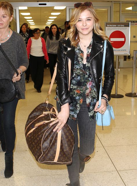 Don’t Leave Home Without It: Celebrities and Their Louis Vuitton Luggage - PurseBlog Lv Keepall, Louis Vuitton Outfit Ideas, Melie Louis Vuitton, Louis Vuitton Bag Outfit, Louis Vuitton Outfit, Louis Vuitton Keepall 55, Louis Vuitton Keepall 50, 60 Outfits, Louis Vuitton Handbags Outlet