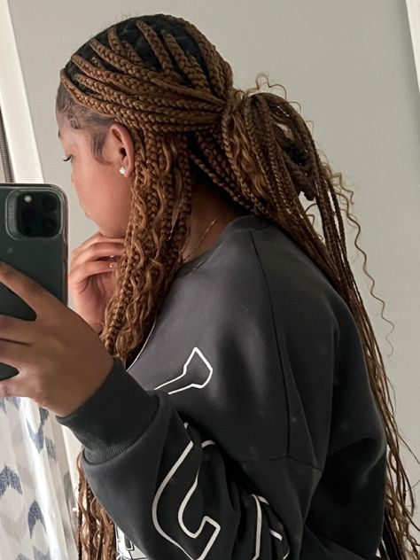 knotless braids, braids, hairstyle inspo, hairstyle, hair, hair inspo Braided Half Up Half Down Box Braids, Half Up Half Down Knotless Braids, Knotless Braid Styles, Black Hair Protective Styles, Knotless Braid, Big Box Braids Hairstyles, Brown Hair Dye, Dyed Hair Inspiration, Quick Braided Hairstyles