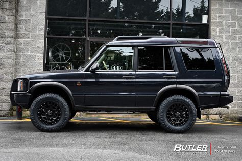 Land Rover Discovery with 18in Black Rhino York Wheels exclusively from Butler Tires and Wheels in Atlanta, GA - Image Number 11439 Land Rover Discovery 2016, Range Rover Discovery, Land Rover Discovery 1, Land Rover Discovery 2, Best Suv, Black Rhino, Discovery 2, Road Warrior, Range Rover Classic