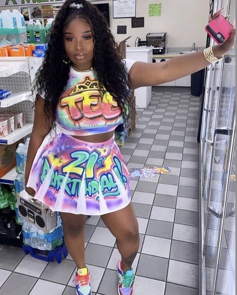 Plus 90s Fashion Outfits, Airbrush Freaknik Outfits, Sweet 16 Airbrush Outfits, 200s Party Theme, Candy Land Outfit Ideas, 2000s Birthday Outfit, 90s Freaknik Outfits Black Women, 90s Airbrush Outfits, 90s Birthday Outfit