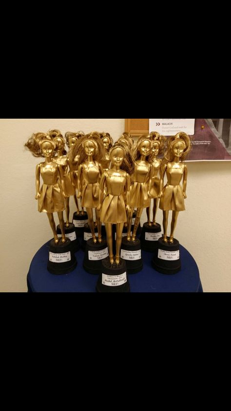 Hosting "Mopscars" at the end of year meeting. Can give to graduating moms or give awards like most creative, Mrs. Congeniality, etc. Graduation Awards Ideas, Awards Show Party, Graduation Trophy Ideas, Dance Awards Ideas, Grammy Party Ideas, Ms Congeniality, Tony Awards Party, Diy Awards, Theatre Drawing