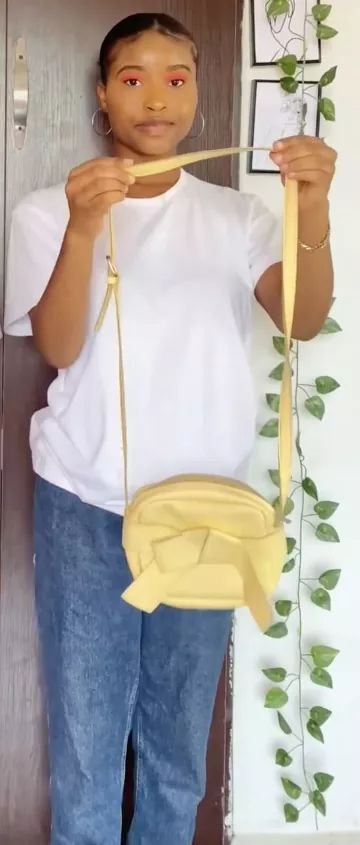 Turn Your Purse Into a Backpack!! | Upstyle Back Steps, Cute Purse, Hello Ladies, Cute Purses, Purse Strap, How To Turn, Tote Handbags, Turning, Purse