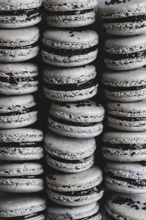 Black Sesame Macarons | easygayoven Black Sesame Macarons, Black Sesame Paste, Foodie Lover, Honey Sesame, Sesame Seed, Black Food, Black Sesame Seeds, Gel Food Coloring, Black Sesame