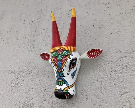 15 Inch long wooden painted bull head Nandi Cow head | Etsy Cardboard Art Sculpture, Applique Wall Hanging, Recycled Diy, Bull Cow, Ethnic Motifs, Bull Head, Bottle Craft, Cow Head, Cardboard Art