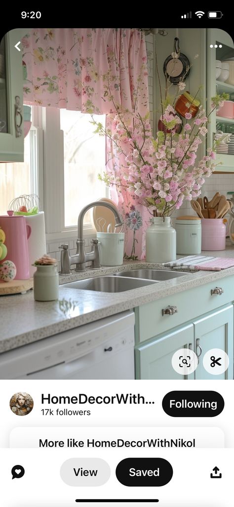 Shabby Chic Home, Casa Vintage, Dream House Rooms, Pink Kitchen, Cute Kitchen, Chic Kitchen, Shabby Chic Kitchen, Barbie Dream House, Decoration Idea