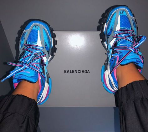 Balenciaga Triple S Sneakers, Pretty Sneakers, Trendy Shoes Sneakers, Dr Shoes, Jordan Shoes Girls, Pretty Shoes Sneakers, Balenciaga Track, Woven Baskets, Fresh Shoes