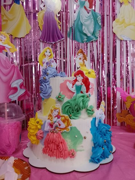 Disney Princess Cake 2 Tier, Royal Princess Cake Ideas, Two Tier Disney Princess Cake, Two Tier Princess Cake, 2 Tier Princess Birthday Cake, 2 Tier Princess Cake, Chocolate Birthday Cake Kids, Princess Theme Cake, Disney Princess Birthday Cakes