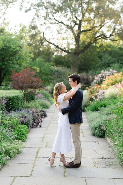 Flippen Park Engagement, Engagement Pictures Park, Park Engagement Photoshoot, Romantic Garden Engagement Photos, Oak Tree Engagement Pictures, Rose Garden Engagement Photos, Floral Engagement Photos, Dressy Engagement Pictures, Engagement Photos Garden