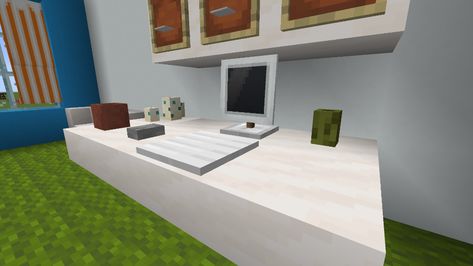 Minecraft Computer Ideas, Minecraft Building Ideas Furniture, Minecraft Desk Ideas, Minecraft Office, Minecraft Computer, Computer Minecraft, Computer Decoration, Desk Modern Design, Minecraft Building Ideas