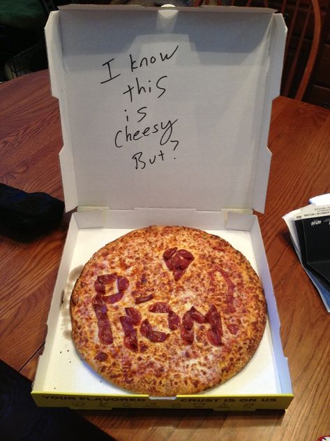 Prom Proposals For Guys, Prom Promposal Ideas, Tips For Prom, Best Prom Proposals, Prom Proposal Ideas, Girl Ask Guy, Creative Prom Proposal Ideas, Prom Invites, Cute Promposals