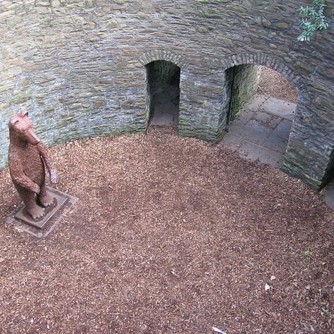 Sheffield Botanical Gardens Bear Pit – Sheffield, England - Atlas Obscura Sheffield Botanical Gardens, Atlas Obscura, Sheffield England, Steel Sculpture, Sheffield, Botanical Gardens, The Locals, England