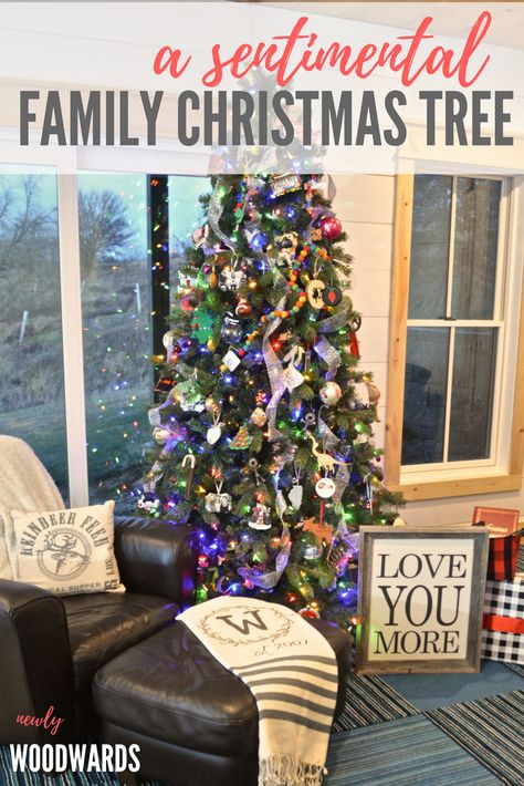 The best part of the holidays is spending it with the ones you love, in a home you love. Create a family Christmas tree with reminders of family memories. #AmazonHandmade #IC #ad Family Christmas Tree, Family Ornaments, Memory Tree, Happy Birthday Jesus, Simple Christmas Tree, Country Crafts, Ideas Family, Family Ornament, Family Memories