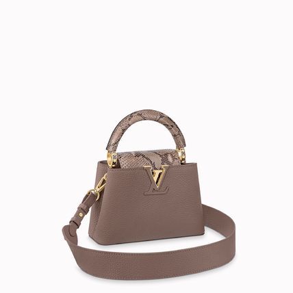 Shop Louis Vuitton CAPUCINES 2022 SS Casual Style Calfskin 2WAY Leather Party Style Office Style (N96467, N99386, N80421, N80041) by paris.rose | BUYMA Louis Vuitton Brown Bag, Louis Vuitton Capucines Mini, Tas Louis Vuitton, Capucines Mini, Tas Lv, Sac Louis Vuitton, Trendy Purses, Louis Vuitton Capucines, Gray Handbags