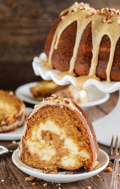 Sweet Potato Cream Cheese, Pecan Praline Cake, Sweet Potato Cake Recipe, Easy Sweet Potato Recipes, Cream Cheese Bundt Cake, Praline Cake, Fun Thanksgiving Desserts, Pecan Praline, Sweet Potato Cake