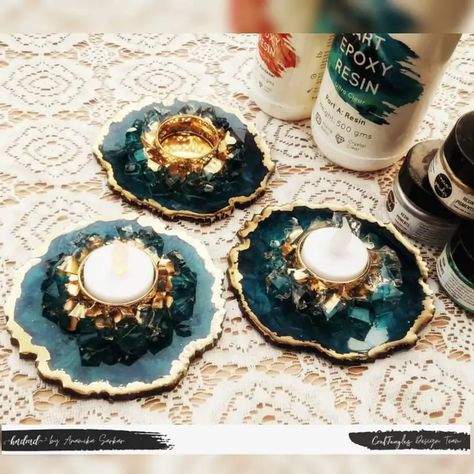 Beautiful Resin Diwali Diyas 3 Diwali Diyas, Resin Art Canvas, Diya Decoration Ideas, Diwali Candles, Resin And Wood Diy, Abstract Art Projects, Diwali Decoration Items, Diy Diwali Decorations, Resin Crafts Tutorial