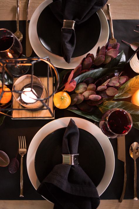 Moody Thanksgiving Tablescape - Taryn Whiteaker Moody Thanksgiving, Dinner Table Setup, Modern Thanksgiving Table, Moody Home Decor, Dinner Table Centerpieces, Modern Thanksgiving, Diy Christmas Decorations For Home, Thanksgiving Napkins, Friendsgiving Dinner