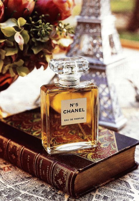 Chanel N-5 No5 Chanel, Chanel No5, Perfume Chanel, Parfum Chanel, Chanel N° 5, Chanel No 5, Chanel Perfume, Chanel Couture, French Women