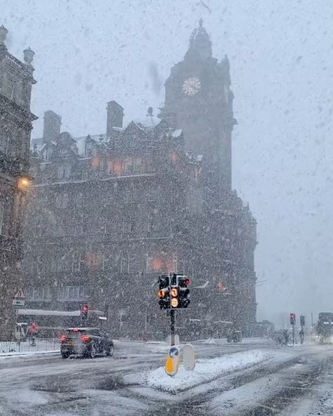 Edinburgh Winter, Castle Fraser, Edinburgh Christmas, Scotland Aesthetic, Scottish Homes, Snowy Day, Edinburgh Scotland, Future Travel, Scotland Travel