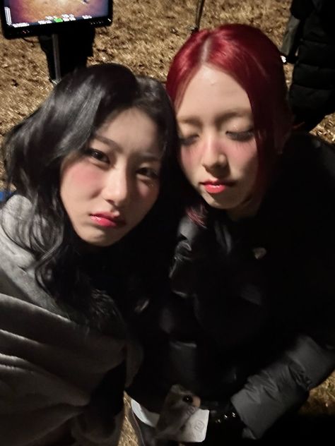 read 📌 on X: "[10:58AM KST] 🦊💭 https://t.co/iYbmppdBF2" / X Yuna And Chaeryeong Selca, I Kissed A Girl, Korean K Pop, Imaginary Friend, Golden Girls, Kpop Girl Groups, Pop Group, Kpop Idol, K Pop