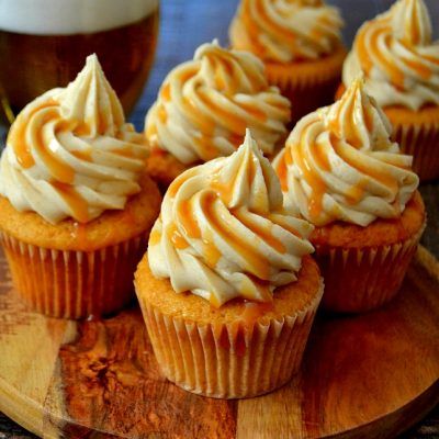 Butterscotch Cupcakes, Butterbeer Cupcakes, Creme Cupcake, Butter Beer, Caramel Drizzle, Butterscotch Pudding, Harry Potter Food, Savory Cakes, Salty Cake