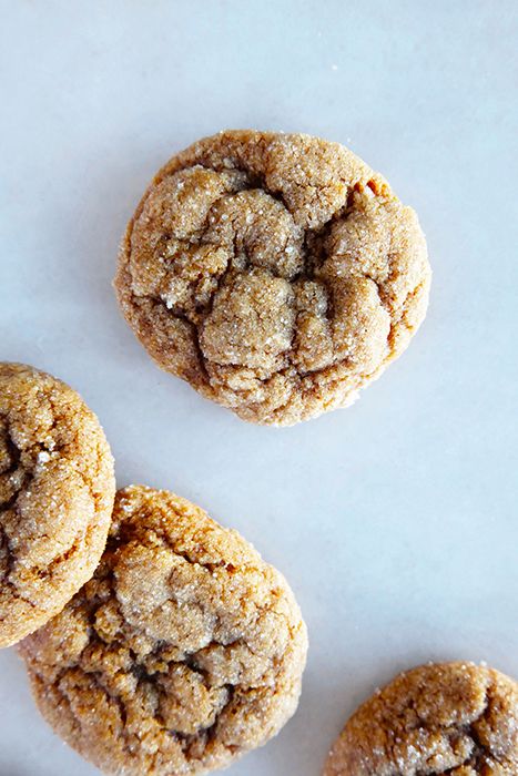 Apple Ginger Snap Cookies, Apple Ginger Cookies, Apple Snap Cookies, Nutmeg Ginger Apple Snaps, Ginger Apple Snaps, Baking With Applesauce, Cheesy Mac And Cheese, Apple Cookies, Amazing Desserts