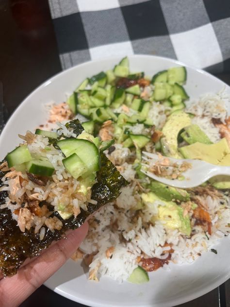 Seaweed Meal Ideas, Salmon Rice And Seaweed, Seaweed Food Ideas, Seaweed Meals, Salmon Rice Seaweed, Seaweed Bowl, Seaweed And Rice, Seaweed Rice, Avocado Recipes Healthy