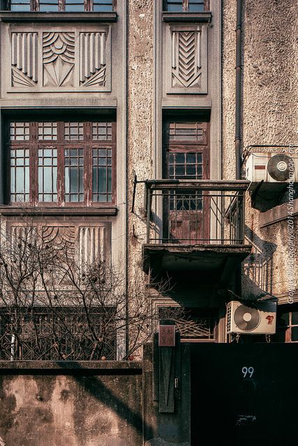 #SHANGHAiMAGE#THAT's SHANGHAI: ART-DECO in SHANGH... | Flickr Shanghai Art Deco Interior, Art Deco Doors, Art Deco Ideas, Old Shanghai, Chinese Art Deco, Art Deco Buildings, Art Deco Home, Building Art, Art Deco Architecture