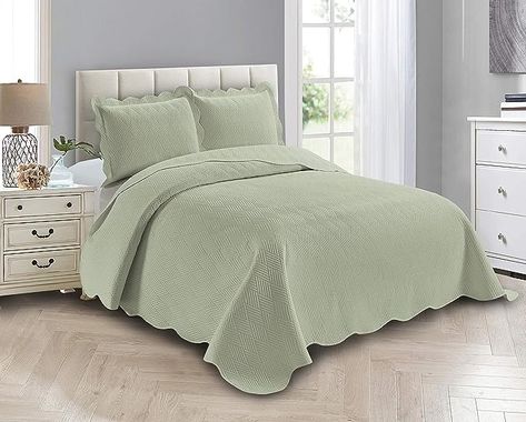 Amazon.com: Linen Plus Luxury Oversized Coverlet Embossed Bedspread Set Solid Light Green Full/Queen Bed Cover New # Ashley : Home & Kitchen Oversized Bed, Nautical Themed Bedroom, Cal King Bedding, Holiday Room, Lightweight Bedding, Coverlet Bedding, Cama Queen, California King Bedding, Summer Bedding