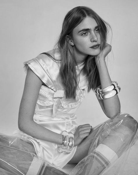 Hedvig Palm, Global Brands, Female Poses, Simple Image, Female Images, Trend Setter, Fashion Photo, Editorial Fashion, Clothing Brand