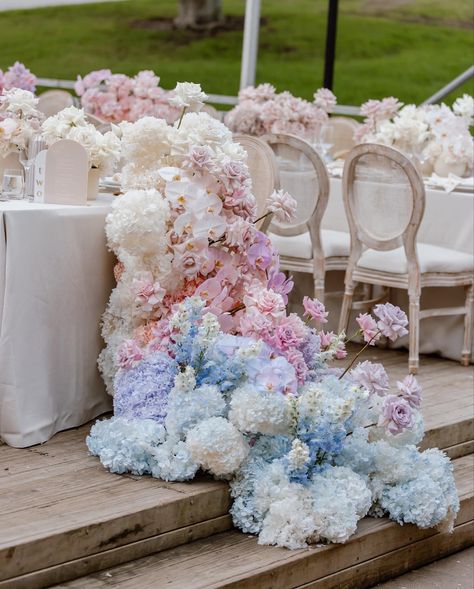 Wedding Layout Ideas, Pink Hydrangea Wedding, Orchids And Roses, Floral Wedding Reception, Orchid Centerpieces, Roses Blue, Ombre Wedding, Dream Wedding Decorations, Hydrangeas Wedding