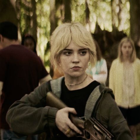 Face Claims Younger Sister, Twd Oc Faceclaims, Natalie Yellow Jackets Icons, Blonde Sophie Thatcher, Sophie Thatcher Yellowjackets, Natalie Scatorccio Icons, Marlene Mckinnon Fancast, Natalie Yellow Jackets, Sophie Thatcher Icons