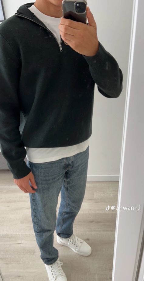 Mens Sweater And Jeans, Cute Man Outfits, Bf Style Outfit, Uk Men Outfit, White Pants Men’s Outfit, Men Straight Jeans Outfit, Zara Boyfriend Outfit Men, Zara Man Aesthetic, Zara Fits Men