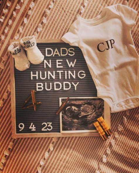 Nursery Ideas Hunting, Baby Announcing Ideas To Husband, Western Baby Announcement Ideas, Baby Reveal Ideas For Husband, Hunting Baby Announcement, Country Pregnancy Announcement, Hunting Pregnancy Announcement, Simple Baby Announcement, Pregnancy Reveal To Parents