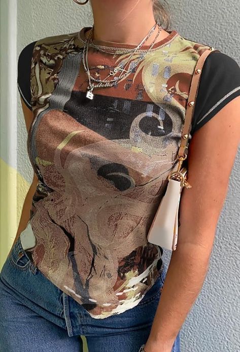 2023 Buy Vintage Short Sleeve Printed Crop Top under US$15 in Tops&Tees Online Store. Free Shipping with US$69+. Check reviews and buy it today. Style: Casual, Street Fabric Content: 95% Polyester, 5% Spandex Fit Type: Slim fit #y2k #retro #aesthetic #90s #90sfashion #vintage #vintagestyle #backtoschool #backtoschooloutfits #firstdayofschooloutfit #spring #summer #summerstyle #streetstyle #outfits #ootd #trendyoutfits #fashionista #casualoutfits #crop #cropped #graphic #graphicdesign Womens Printed Tops, Printed Crop Top, Aesthetic Streetwear, E Girl, Vintage Short, Womens Tops Summer, Retro Print, Mein Style, Mode Inspo