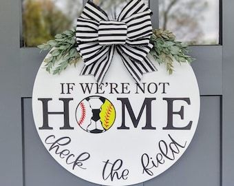 Baseball Door Hanger, Baseball Season Decor, Baseball Door Decor, Baseball Wreath, Door Wreath, Porch Decor, Spring Door Hanger - Etsy Canada Football Door Hangers, Baseball Wreaths, Softball Season, Vinyl Wood, Football Wreath, Farmhouse Doors, Front Door Signs, Year Round Wreath, Custom Door