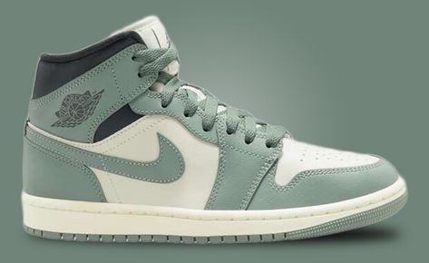 The women's exclusive Air Jordan 1 Mid Jade Smoke releases April 2024. Find detailed images and release date for the Jordan 1 Mid Jade Smoke (W) here! Jordan 1 Mid Green, Air Jordan 1 Mid Women, Jordan Mid, Prom 2024, All Nike Shoes, Set Ideas, Exclusive Sneakers, Wings Logo, Sneaker Release