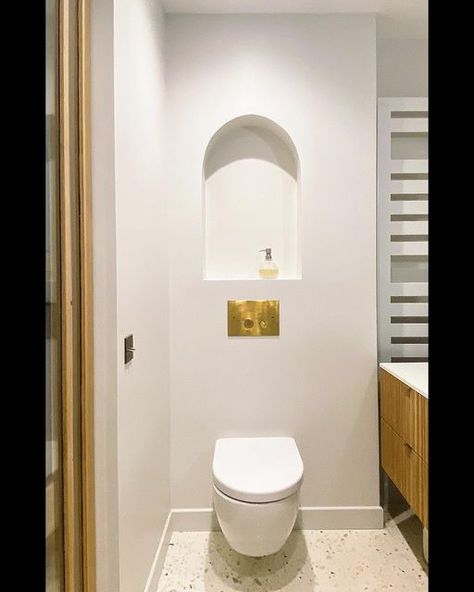 Niche Behind Toilet, Niche Above Toilet, Niche Wc, Toilet Niche, Lovely Interior, Downstairs Loo, Kitchen Redesign, Over Toilet, Bathroom Inspo