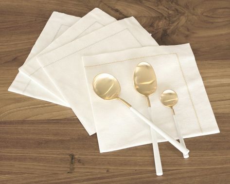 **NEW ARRIVAL** Premium Linen Like Napkins — Luxury single use napkins & guest towels in elegant colors and styles. Soft, sturdy, & absorbent. Similar to classic deluxe napkins, but with a softer feel. Our favorite of these unique napkin styles features a simple hemstitch printed along the edge to replicate the hemstitch found on the finest linens. Perfect for everyday use yet elegant enough for elevated entertaining!⁠ .⁠ .⁠ .⁠ #thenapkinsus #originalsingleusenapkin #luxefeel #deluxenapkins #... Embroidery Boutique, Cellophane Wrap, Outdoor Event, Popular Colors, Fine Linen, Social Gathering, Guest Towels, Dinner Napkins, Grey And Gold