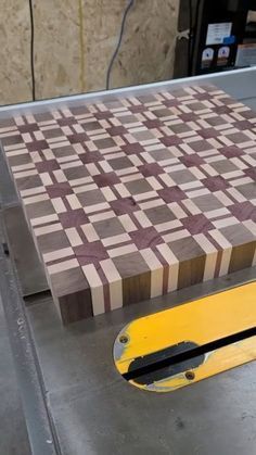 Stuck Together, Wood Projects For Kids, Wood Chopping Board, Woodworking Shop Projects, Wood Projects That Sell, Cool Wood Projects, Woodworking Inspiration, Easy Wood Projects, Scrap Wood Projects