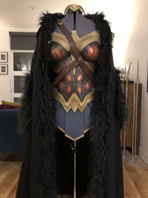 Wonder Woman cosplay build. The cloak was made by me. Wonder Woman Cosplay Diy, Wonder Woman Costumes, 2020 Cosplay, Wonder Woman Diy, Wonder Woman Shoes, Wonder Woman Drawing, Vanellope Y Ralph, Avengers Outfits, Woman Cosplay