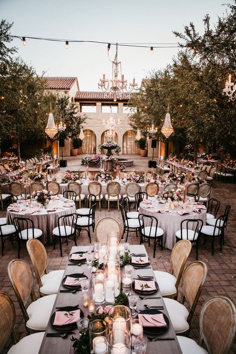 Bridal Vogue, Courtyard Wedding, Hindu Ceremony, Banquet Decorations, Courtyard House Plans, Boda Mexicana, Dream Destination Wedding, Tables And Chairs, Martha Stewart Weddings