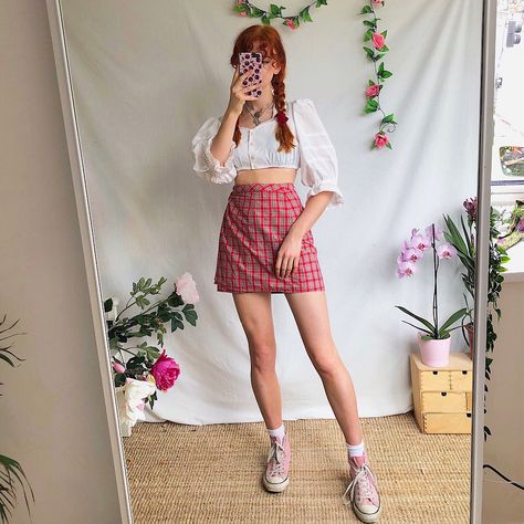 Mathilda Mai Outfits, Red Skirt Outfit Aesthetic, Red Skirt Outfit, Mathilda Mai, Skirt Outfit Aesthetic, Cake Fashion, Angel Cake, Red Skirt, Pinterest Fashion