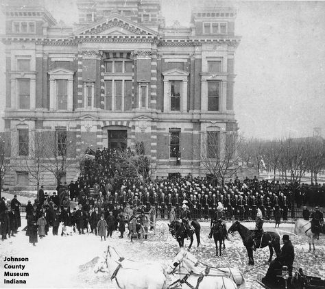 Johnson County Courthouse, c. 1895. Note the iron fence around the lawn, which is no longer there. Franklin Indiana, Learn History, Johnson County, Iron Fence, Ohio River, Haunted Places, Lake Michigan, Genealogy, Old World