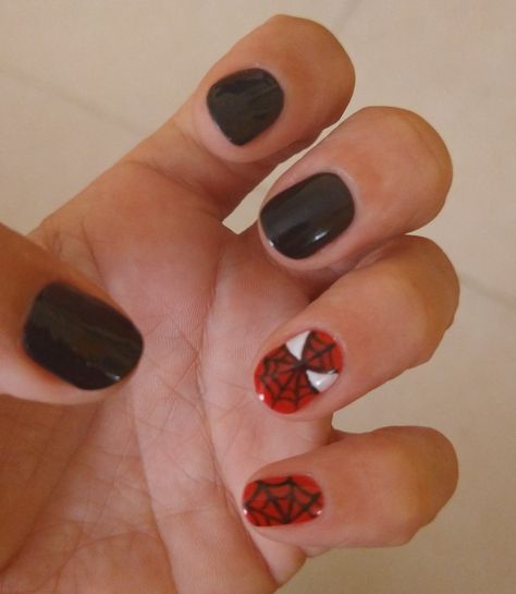 Spiderman Nails For Men, Gel Nails Ideas Short Dark, Spiderman Gel Nails, Short Nails Spiderman, Spider Man Short Nails, Spiderman Nails Short, Short Spiderman Nails, Simple Spiderman Nails, Spider Man Nails Short