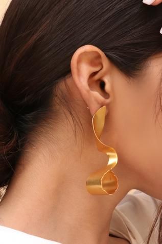 Shop for Noor Uneven Abstract Earrings Online at Aza Fashions Uneven Earrings, Metalsmith Jewelry, Simple Jewellery, Jewellery Art, Metalsmithing Jewelry, Dangler Earrings, Abstract Earrings, Luxury Sale, Buy Gold