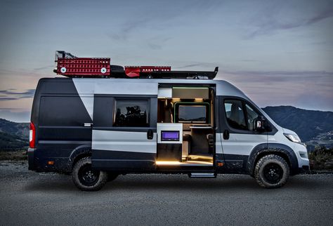 Fiat Ducato 4x4 Expedition Camper | Image Renault Kangoo Camper, Iveco Daily Camper, Vw T4 Camper, Van Exterior, Campervan Design, Vw T5 Camper, Ducato Camper, Kangoo Camper, 4x4 Camper Van