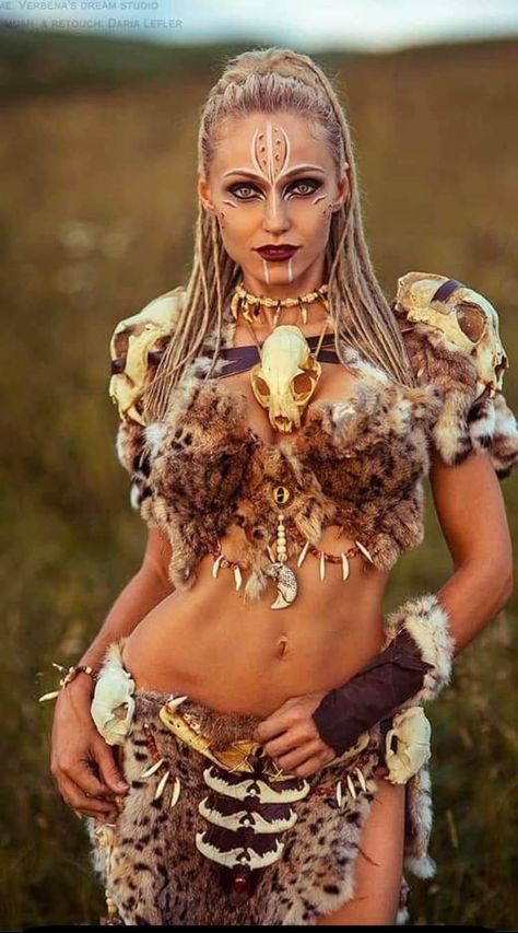 Barbarian Costume, Warrior Makeup, Viking Makeup, Vikings Halloween, Barbarian Woman, Viking Warrior Woman, Theme Carnaval, Warrior Costume, Viking Costume