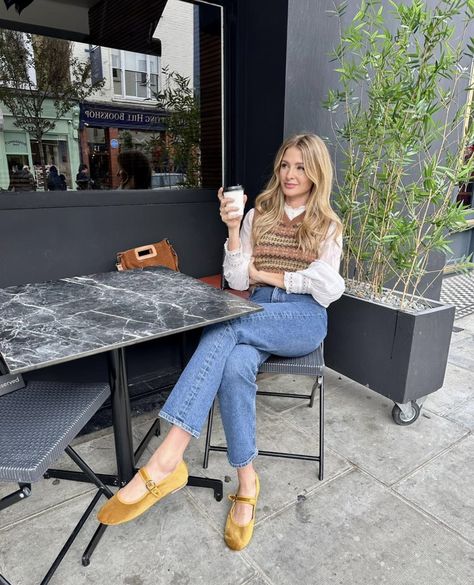 Mary Janes Outfit, Mary Jane Shoes Outfit, Shoes Outfit Ideas, Millie Mackintosh, Parisian Chic Style, Flats Outfit, London Outfit, Paris Outfits, Smart Casual Outfit